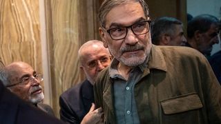 کشتی جمهوری اسلامی را سوراخ نکنید!