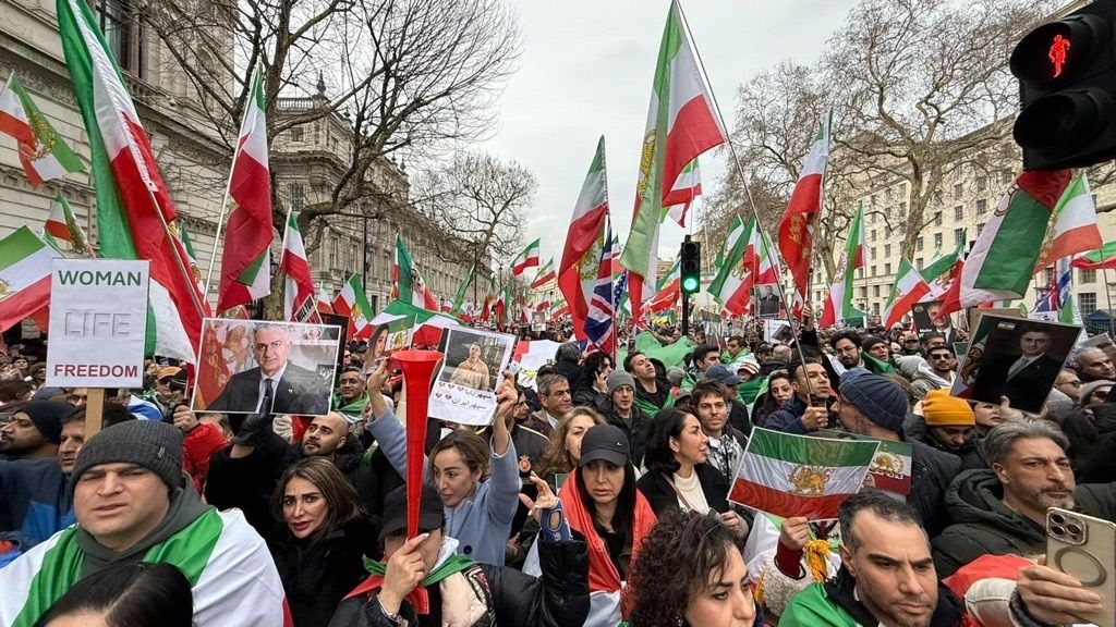 ایرانیان از استرالیا تا آمریکا، در حمایت از انقلاب ملی ایران به خیابان‌ها آمدند