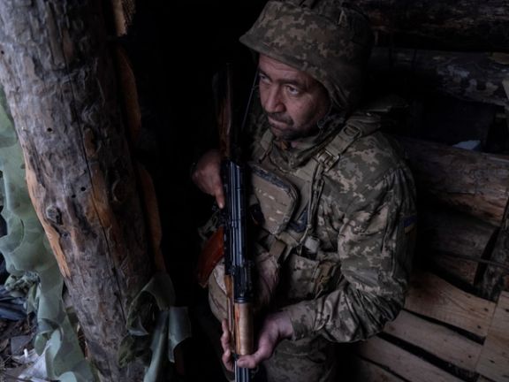 یک سرباز ارتش اوکراین در خط مقدم نبرد با روسیه در منطقه دونتسک، چهارم اردیبهشت