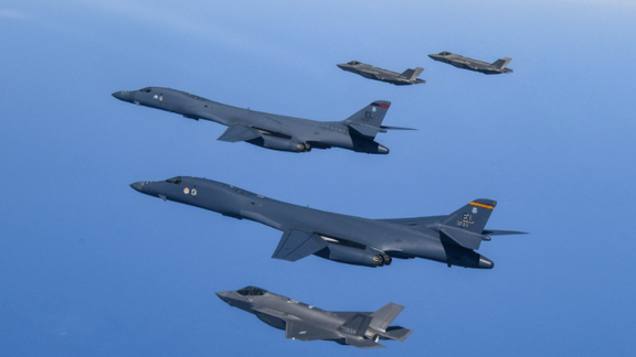 سیانان: ترامپ در حال بررسی حملهای بزرگ به ایران است