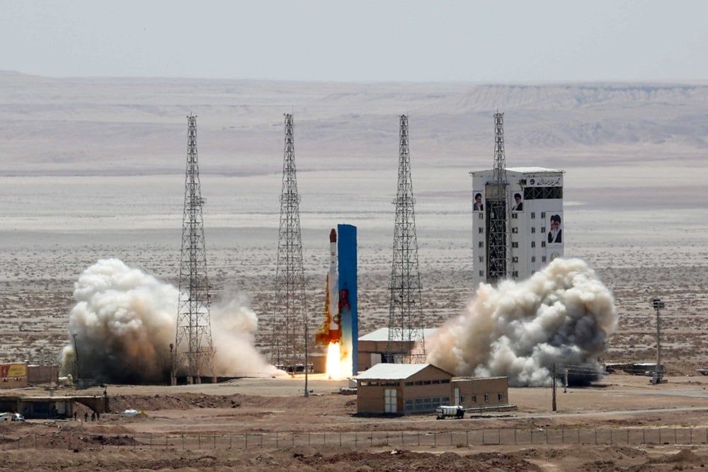 صور أقمار صناعية تكشف عن تجربة صاروخية غير معلنة لإيران في قاعدة "الإمام الخميني"