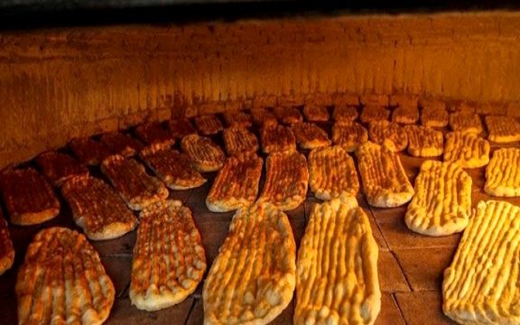 فرماندار ماکو: ممنوعیت نان بربری برداشته شد و دوباره از صبح پخت میشود