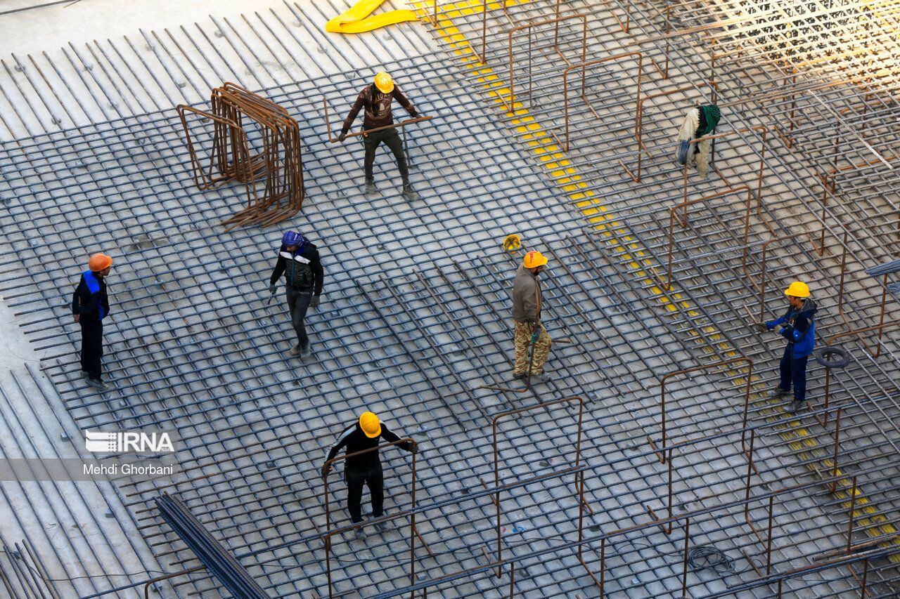 Corruption And Mismanagement Drive Workers To Suicide In Iran 