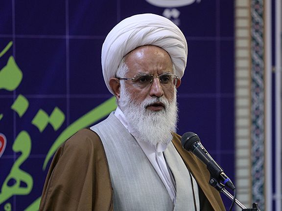 استاد حوزه علمیه قم: کسانی که برای کمک به جبهه مقاومت پول ندارند، برای آنها دعا کنند