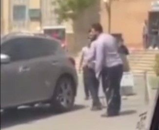 حمله حراست واحد تهران مرکز دانشگاه آزاد به خودروی یک دانشجو برای حجاب