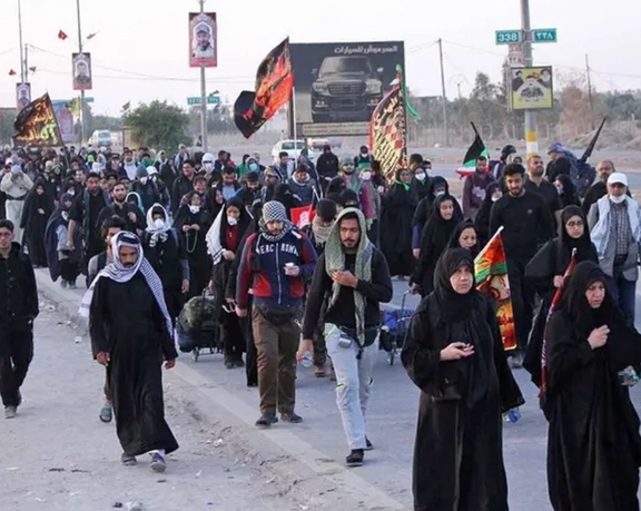 بعد وفاة 48 شخصا وإصابة الآلاف بضربة شمس.. السلطات الإيرانية تتنصل من فوضى مراسم الأربعين