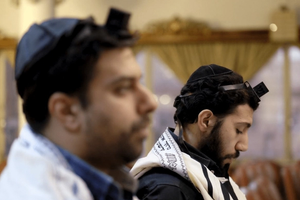 روایت یک زن ایرانی از بازداشت ۱۰ یهودی در ایران: آنها را با خشونت بازداشت کردند