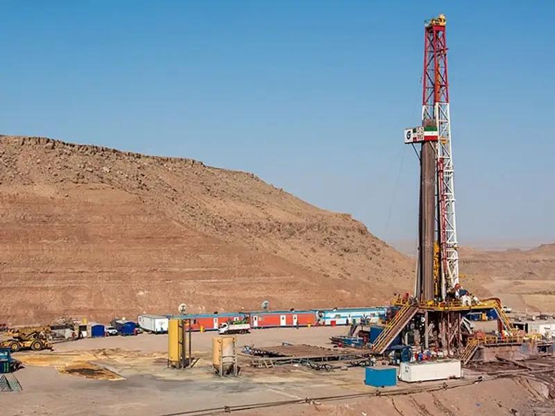 مشاركة شركات روسية لتطوير7حقول نفطية بإيران بعد غموض في مصير عقود تطوير حقول النفط والغاز