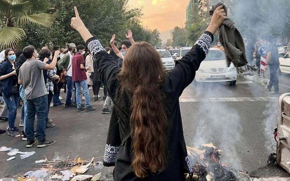 گسترش همراهی برندهای مشهور مد و فعالان فمینیست اروپا با زنان معترض ایران