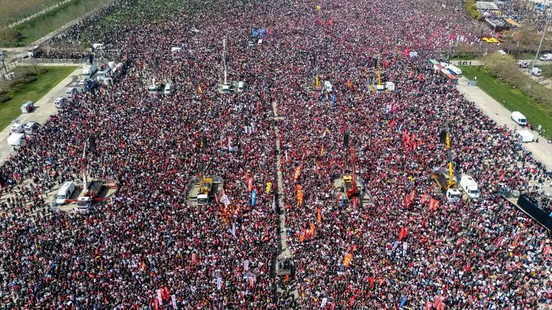 تجمع مردم ترکیه در اعتراض به دستگیری شهردار استانبول