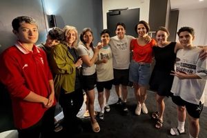 تلاش یکی از اعضای کادر فنی برای متقاعد کردن بازیکنان تیم ملی زنان به بازگشت به ایران