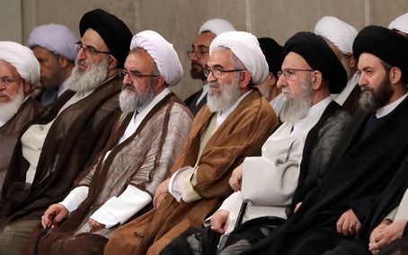 نماینده خامنهای در استان مرکزی: امامان جمعه در تراز بینالمللی هستند