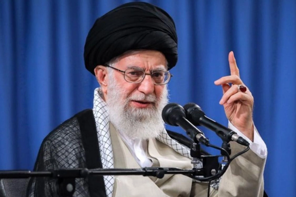 علی خامنهای درباره اعتراضات سراسری: مراقب باشید حواستان با این حوادث جزیی پرت نشود