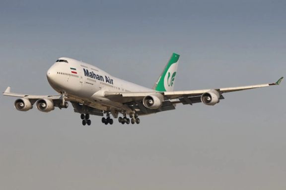 An Iranian Mahan airlines Boeing 747 in flight