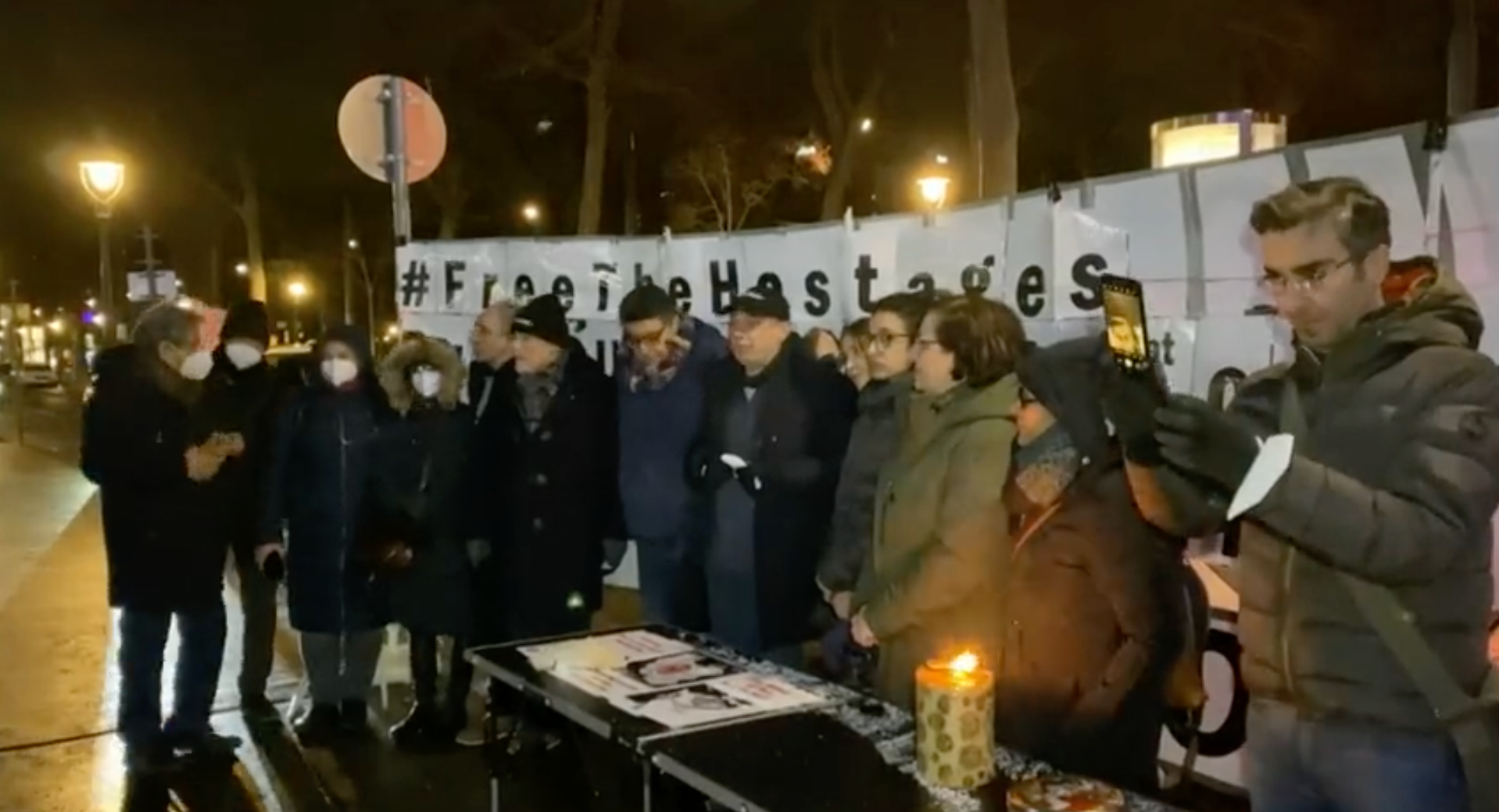 تاکید بری روزن بر اعتصاب غذا در مقابل هتل مذاکرات اتمی