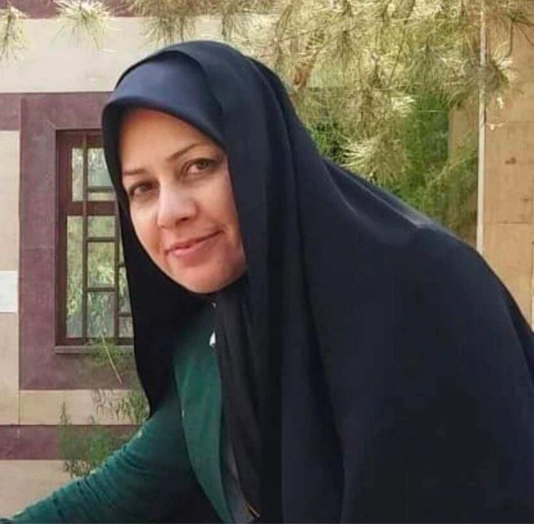 اعتقال ابنة شقيقة خامنئي بعد إلقائها شعرا تمتدح فيه فرح بهلوي زوجة شاه إيران السابق
