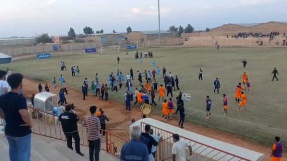 حمله به بازیکنان سایپا اهواز و داور مسابقه با کاشان با پُتک و چاقو