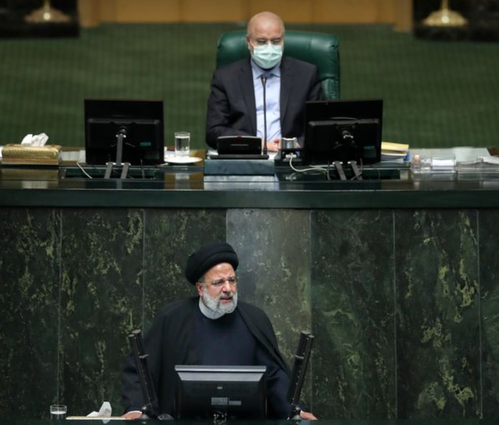 البرلمان الإيراني يقر مشروع ميزانية العام المقبل رغم عجز بنحو 476 ألف مليار تومان