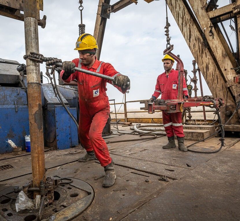 قلق متصاعد من زيادة هجرة العاملين بقطاع النفط الإيراني