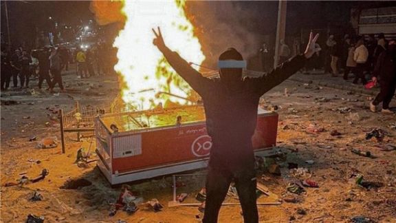 گزارشها از کشتار گسترده معترضان با شلیک گلوله جنگی در سراسر ایران حکایت دارد