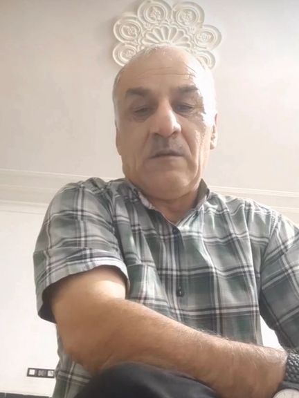 الحكم على والد أحد قتلى احتجاجات 2022 في إيران بالسجن 23 عامًا