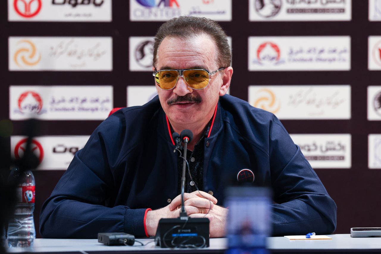 محمدرضا زنوزی: قرارداد بازیکنان ما بند فسخ ندارد، اجازه جدایی به ستاره‌ها نمی‌دهیم