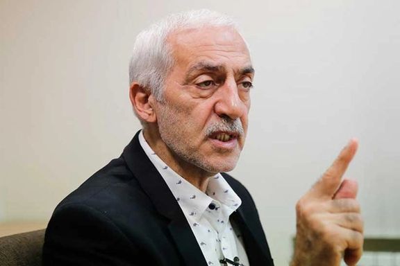 رئيس اتحاد الكرة الإيراني الأسبق يهاجم "رياء المسؤولين" ويستنكر "تديّنهم الظاهري"