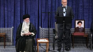 عقبنشینی خامنهای از مذاکرات محرمانه با آمریکا، پزشکیان را در سازمان ملل زمینگیر کرد