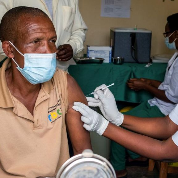 کوواکس تاکنون ۳۸/۴ میلیون دوز واکسن کرونا به بیش از ۱۰۰ کشور جهان رسانده است