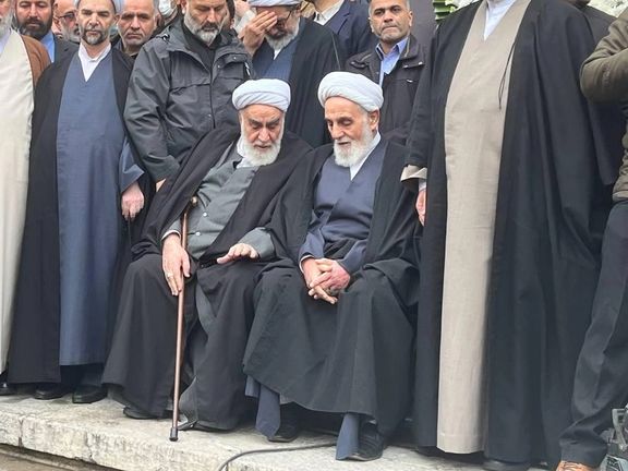 محمد گلپایگانی، رئیس دفتر علی خامنهای، در کنار علی اکبر ناطق نوری