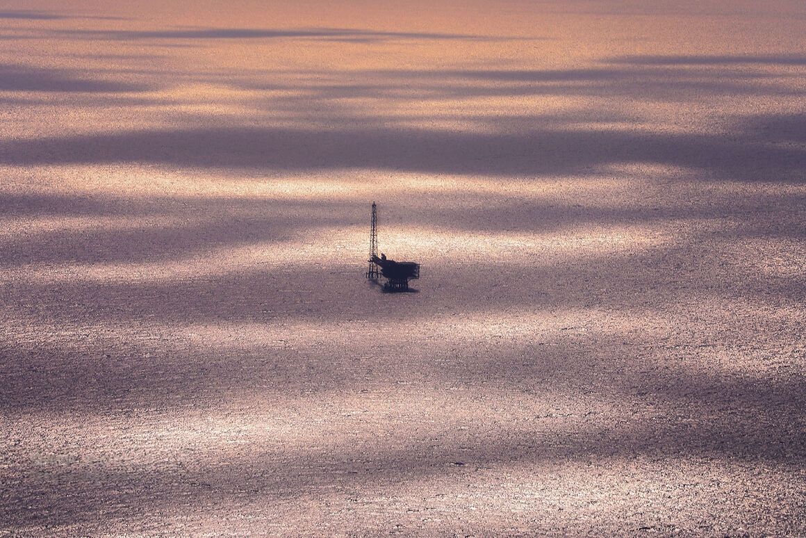 Iran budget chief calls for oil revenues to go into sovereign fund