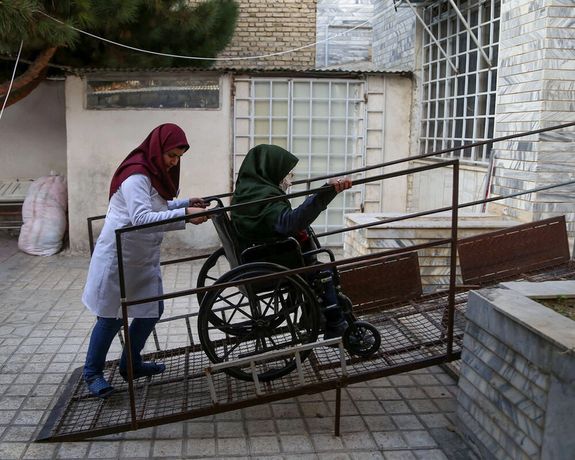 رییس انجمن دفاع از حقوق معلولان: حتی یک فرد معلول هم بیمه مکمل و تکمیلی ندارد