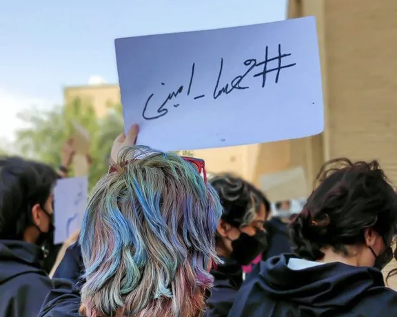 روزنامه انگلیسی وابسته به سازمان تبلیغات: «سفارت آلمان خانواده مهسا امینی را تحریک کرد»