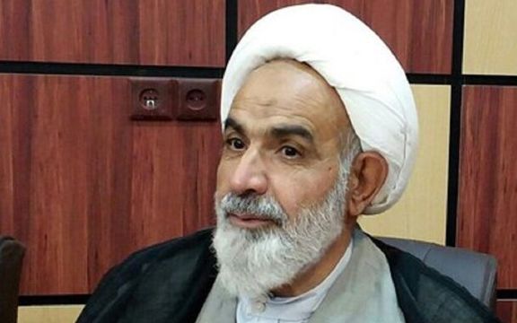 امام جمعه اقلید: نظارت کافی بر دوخت لباسها در کشور نیست