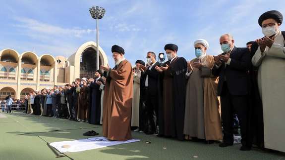 Khamenei offering Eid al-Fitr prayers on April 22, 2023
