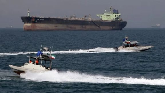 مسؤول أميركي: إيران تحتجز ناقلة نفط في مضيق هرمز وتنقلها إلى مياهها الإقليمية