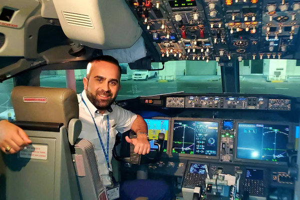 Israel bars United Airlines pilot over alleged Iran links - Ynet