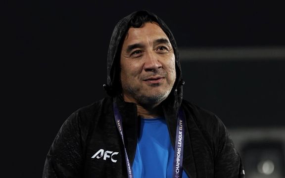 روزنامه همشهری درباره خداداد عزیزی: حرفهایی که کنار زمین حواله دیگران میکند، تکرار کرد