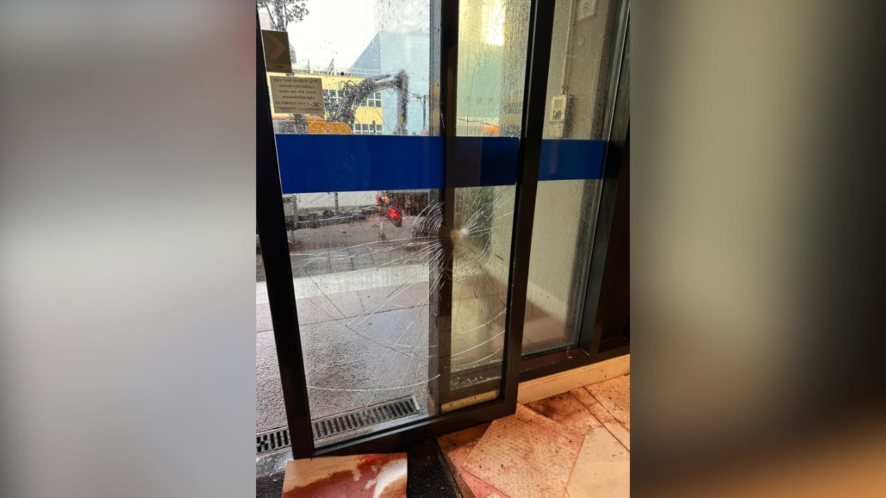 وزارت خارجه اسرائیل: فردی که قصد ورود و آتش زدن سفارت در لاهه را داشت، بازداشت شد