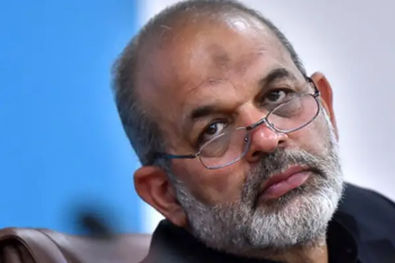 وحیدی، وزیر کشور: دانشگاهیان و فرهیختگان عملیات حمله به اسرائیل را تحلیل کنند