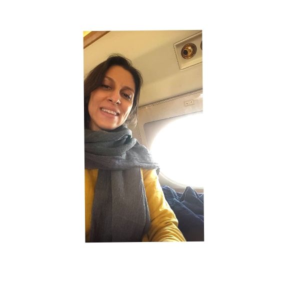 عکس سلفی نازنین زاغری در پرواز بازگشت به لندن