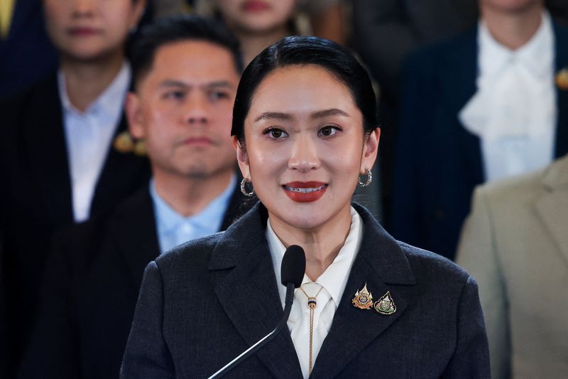 نخست‌وزیر تایلند برکنار شد