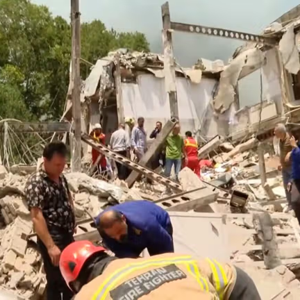 زندانیان سیاسی اوین: پس از حمله زندانیان را بههم غل و زنجیر کردند و بردند