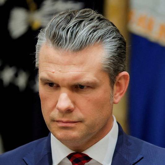 دفاع هگست از حملات به قایقها: ترامپ میتواند دستور استفاده از زور را صادر کند