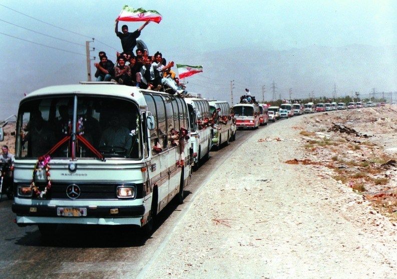 Iran’s Guards and army mark return of former POWs