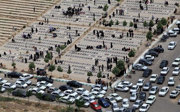 سرپرست شهرداری:با تعداد بالای فوتیهای کرونا، ساعات کار و پرسنل آرامستان مشهد افزایش یافت