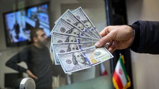 Iran's Rial Continues To Fall - iPhone At One Billion