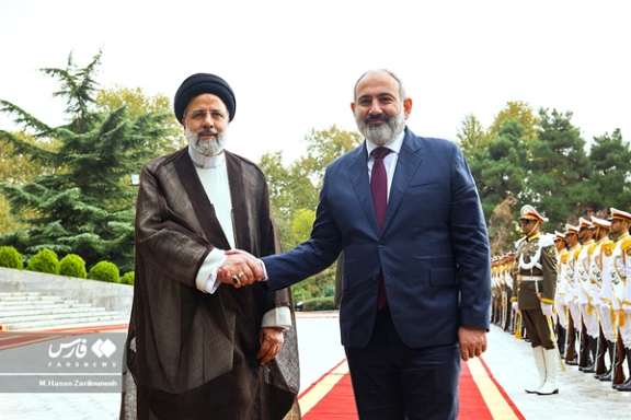 Iranian President Ebrahim Raisi welcomes Armenian Prime Minister Nikol Pashinyan in Tehran on November 1, 2022.