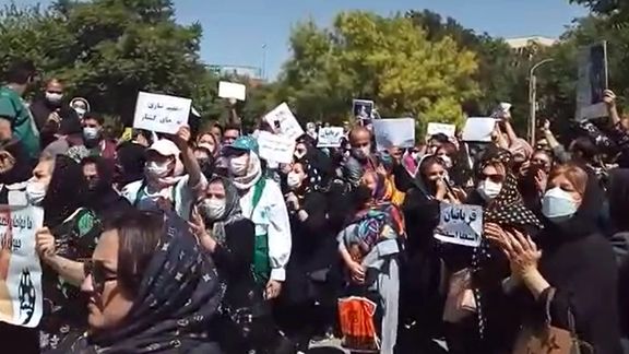 مجموعه فعالان حقوق بشر: دستکم هشت تجمع اعتراضی و صنفی روز شنبه در شهرهای ایران برگزار شد