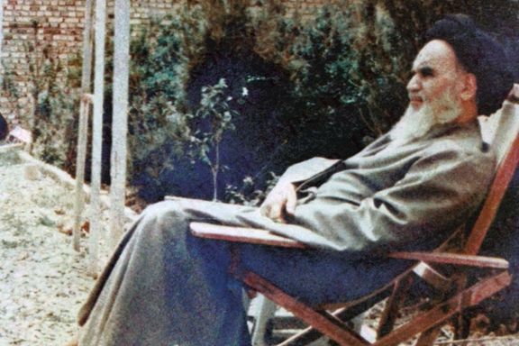 عطاآبادی، از نزدیکان خمینی: سیگار که گران شد خمینی به آن واکنش نشان داد